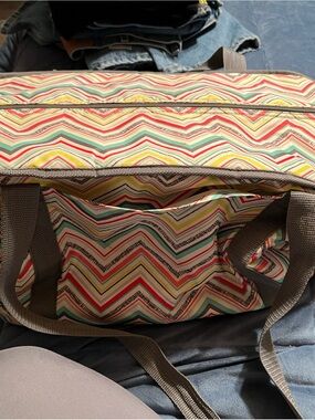 Stylish Chevron-Print Women’s Tote Bag in Multicolor